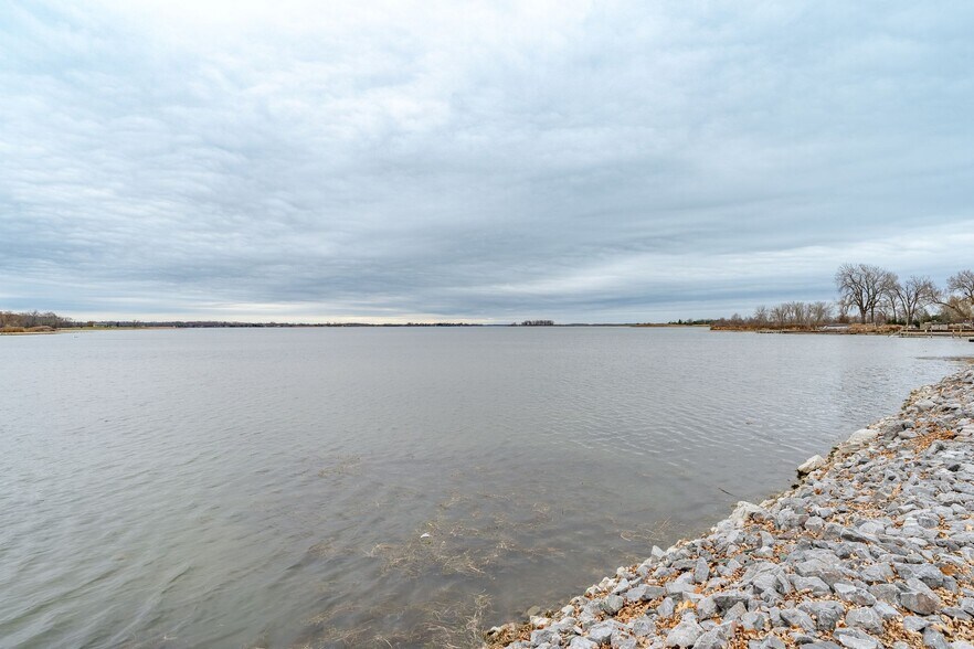 81-97 Carter Rd, Quinte West, ON à vendre - Photo de l’immeuble – Image 3 sur 7
