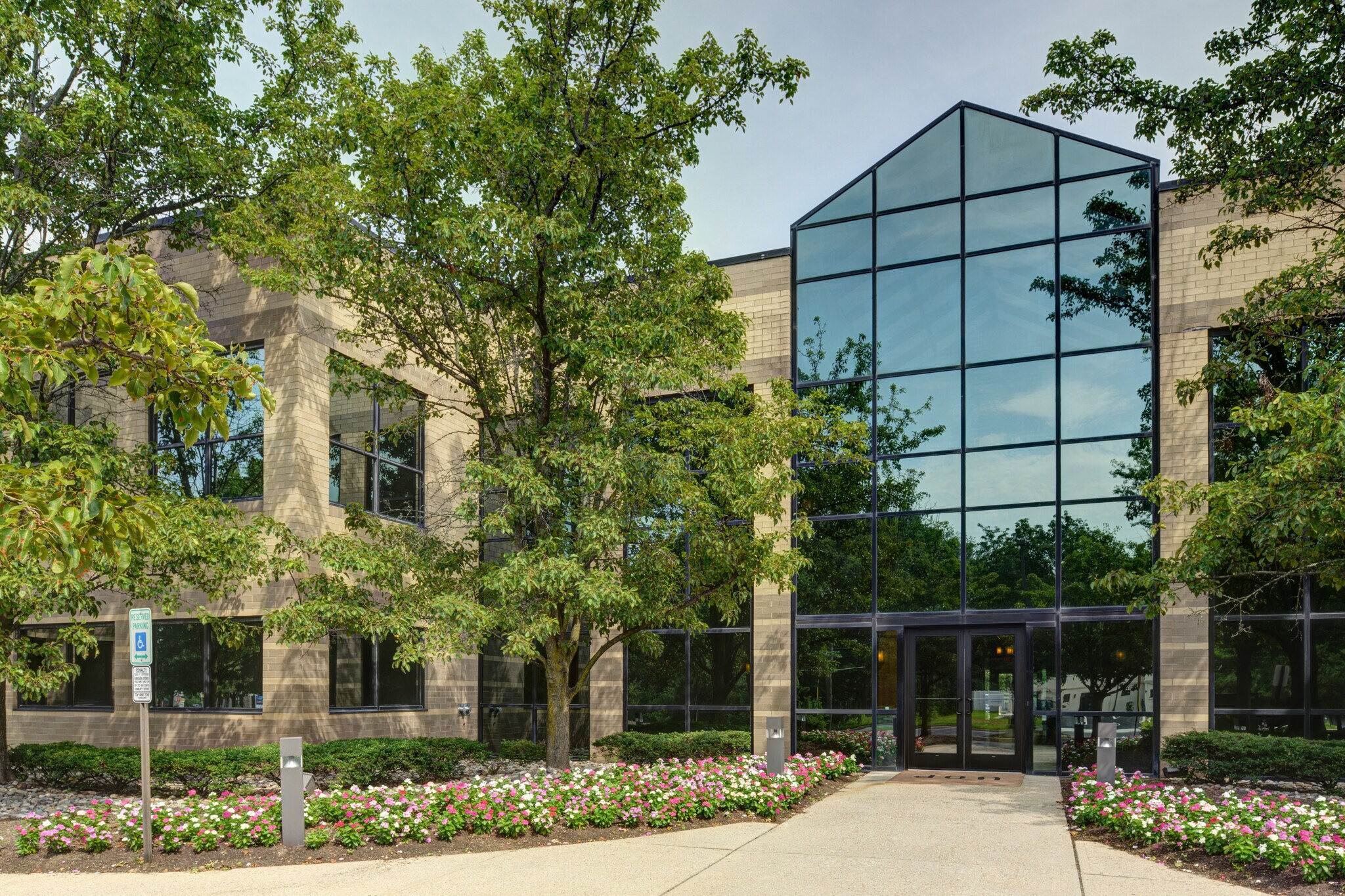 3705 Quakerbridge Rd, Hamilton, NJ à louer Photo principale– Image 1 sur 7