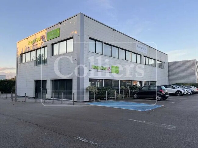 Plus de détails pour Local commercial à louer