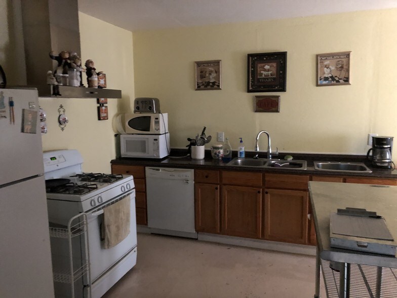 2522 Holly Hill Dr, San Antonio, TX à louer - Photo intérieure – Image 2 sur 59