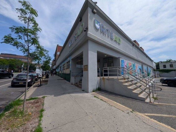 1679 Bedford Ave, Brooklyn, NY à louer - Photo principale – Image 1 sur 8