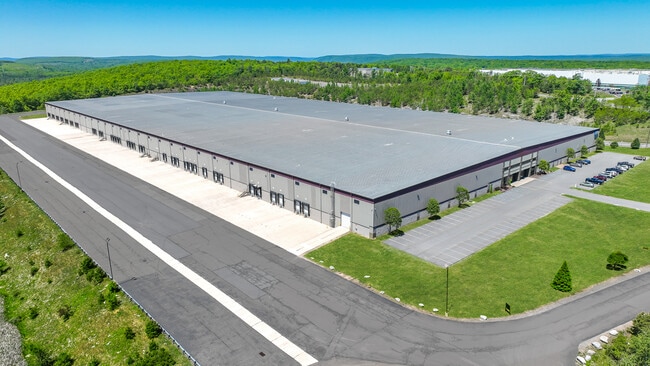 Plus de détails pour 63 Green Mountain Rd, Hazleton, PA - Industriel/Logistique à louer
