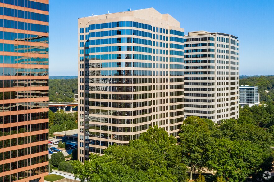 300 Galleria Pky SE, Atlanta, GA à louer - Photo principale – Image 1 sur 10