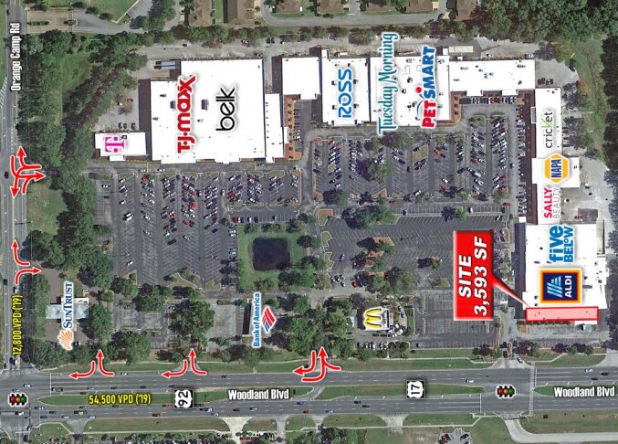 2601-2701 S Woodland Blvd, Deland, FL à louer Photo de l’immeuble– Image 1 sur 6