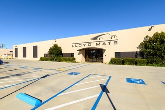 19731 Nordhoff St, Northridge, CA à louer Photo intérieure– Image 2 sur 9