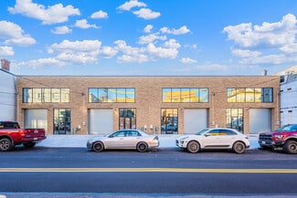 Plus de détails pour 2102 College Point Blvd, College Point, NY - Local commercial à louer