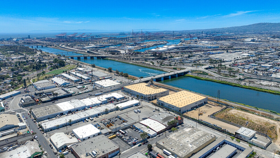 828 Cowles St, Long Beach, CA à vendre - Photo de l’immeuble – Image 3 sur 10
