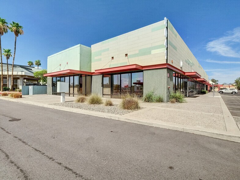 8041 N Black Canyon Fwy, Phoenix, AZ à louer - Photo de l’immeuble – Image 2 sur 3