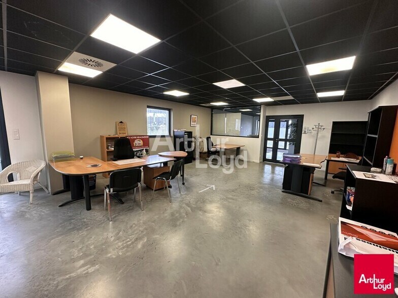 Local d'activités dans Noyal-sur-Vilaine à vendre - Photo intérieure – Image 2 sur 9