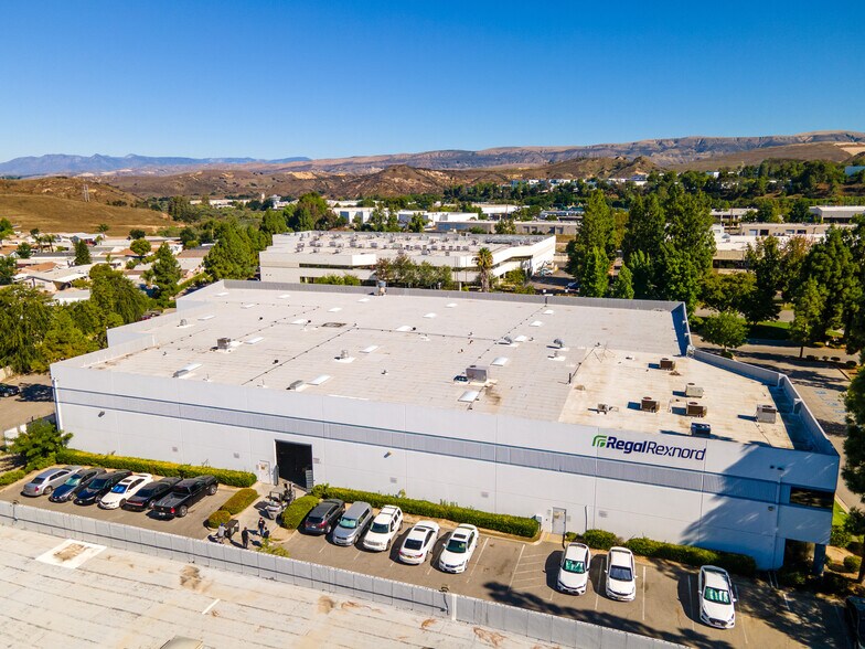 2255 Union Pl, Simi Valley, CA à louer - Photo de l’immeuble – Image 3 sur 12