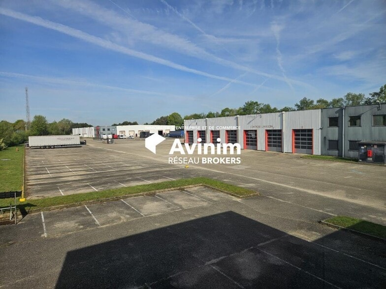 Industriel/Logistique dans Bourg-en-Bresse à vendre - Photo de l’immeuble – Image 2 sur 12