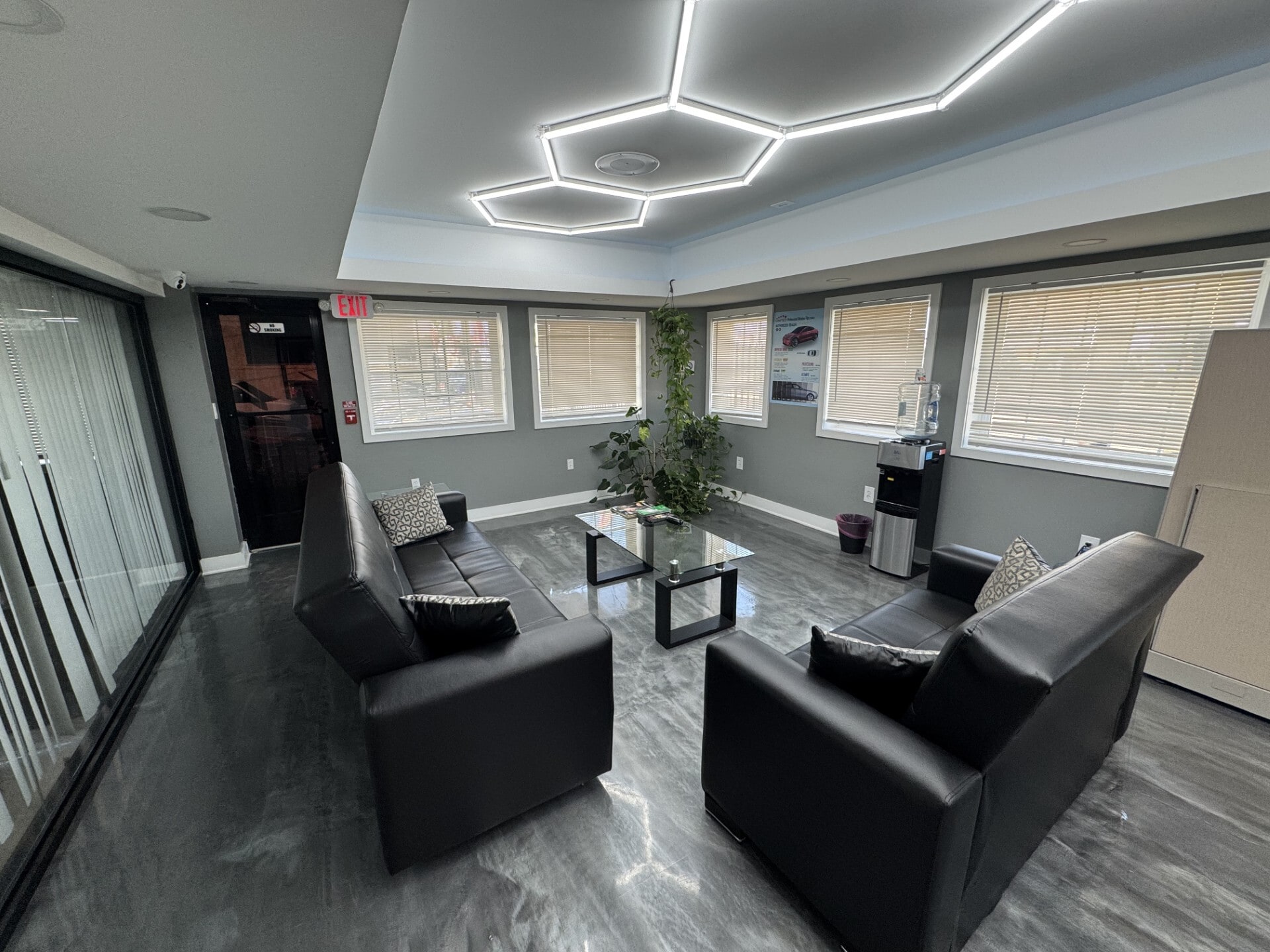 3447-61 Richmond St, Philadelphia, PA à louer Hall d’entrée– Image 1 sur 4