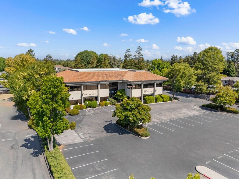 992 S De Anza Blvd, San Jose, CA à louer - Photo de l’immeuble – Image 2 sur 28