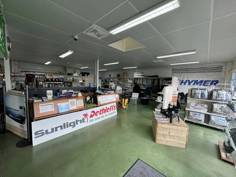 Local commercial dans  à louer - Photo intérieure – Image 2 sur 8