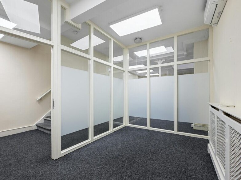 17 Holywell Row, Londres à louer - Photo intérieure – Image 2 sur 12