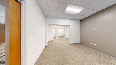 8020 Arco Corporate Dr, Raleigh, NC à louer Numérisation 3D Matterport– Image 1 sur 5