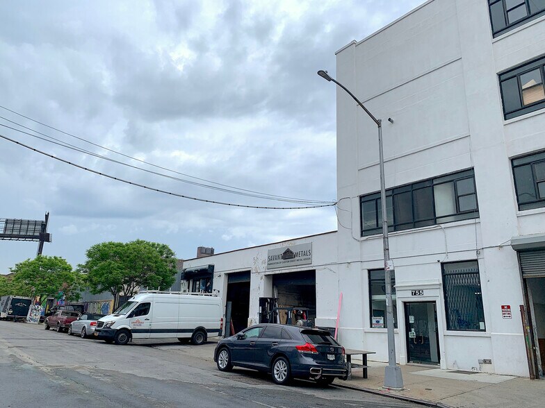 753-755 E 134th St, Bronx, NY à louer - Photo de l’immeuble – Image 2 sur 18