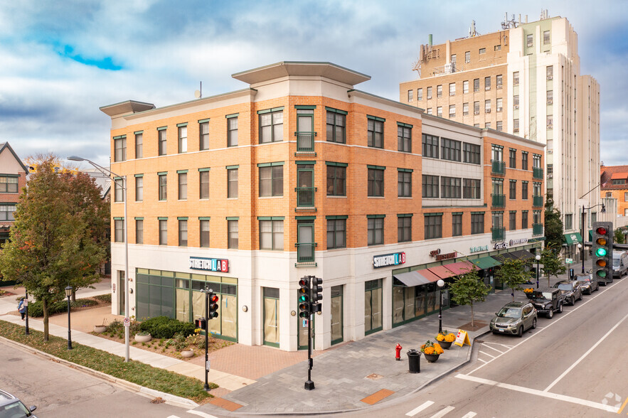 125 N Euclid Ave, Oak Park, IL à louer - Photo principale – Image 1 sur 15