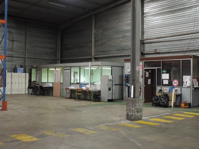 Industriel/Logistique dans Carvin à louer - Photo de l’immeuble – Image 3 sur 5