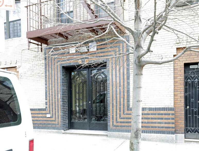 171 E Mosholu N, Bronx, NY à vendre - Photo de l’immeuble – Image 2 sur 3