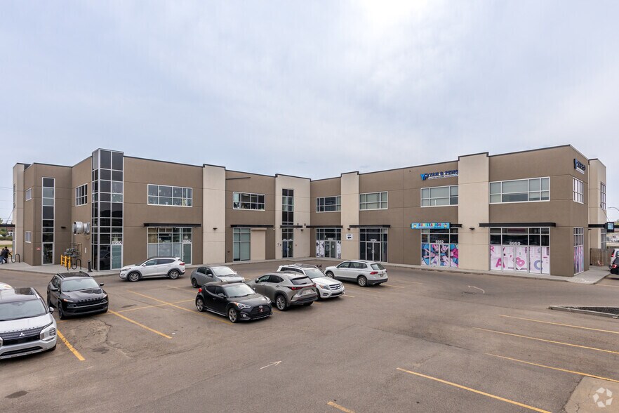 6950-6970 76 Av NW, Edmonton, AB à louer - Photo de l’immeuble – Image 3 sur 3