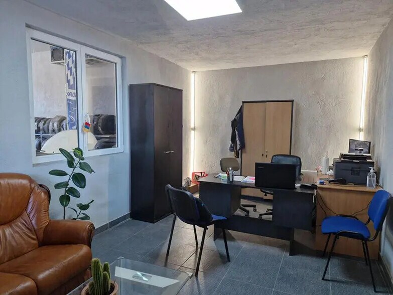Local d'activités dans Roanne à vendre - Photo de l’immeuble – Image 3 sur 6