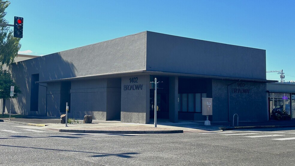 1402 Broadway St, Longview, WA à louer - Photo principale – Image 1 sur 12