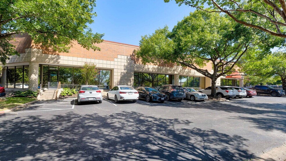 2420 Ridgepoint Dr, Austin, TX à vendre - Photo de l’immeuble – Image 3 sur 14