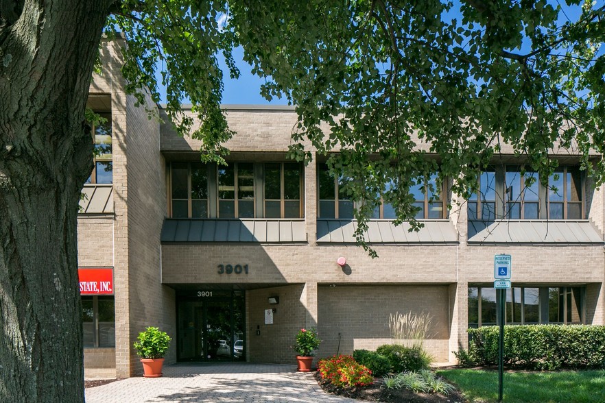 3901 National Dr, Burtonsville, MD à louer - Photo de l’immeuble – Image 3 sur 7