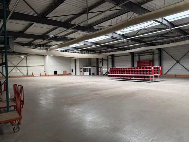 Plus de détails pour Bureau, Industriel/Logistique à louer