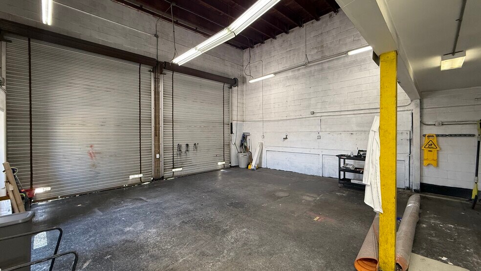 2136 Newport Blvd, Costa Mesa, CA à louer - Photo de l’immeuble – Image 3 sur 15