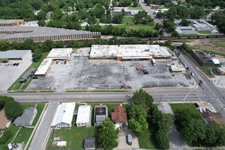 Plus de détails pour Shopping Center 1075-1139 E. Commercial – Local commercial à vendre, Springfield, MO