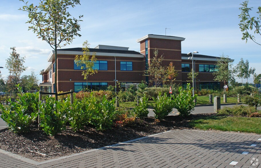 Harry Weston Rd, Coventry à louer - Photo de l’immeuble – Image 3 sur 10