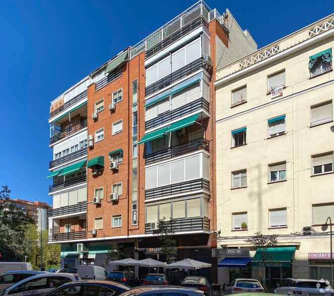 Calle De Víctor Andrés Belaúnde, 22, Madrid, Madrid à louer - Photo de l’immeuble – Image 2 sur 2