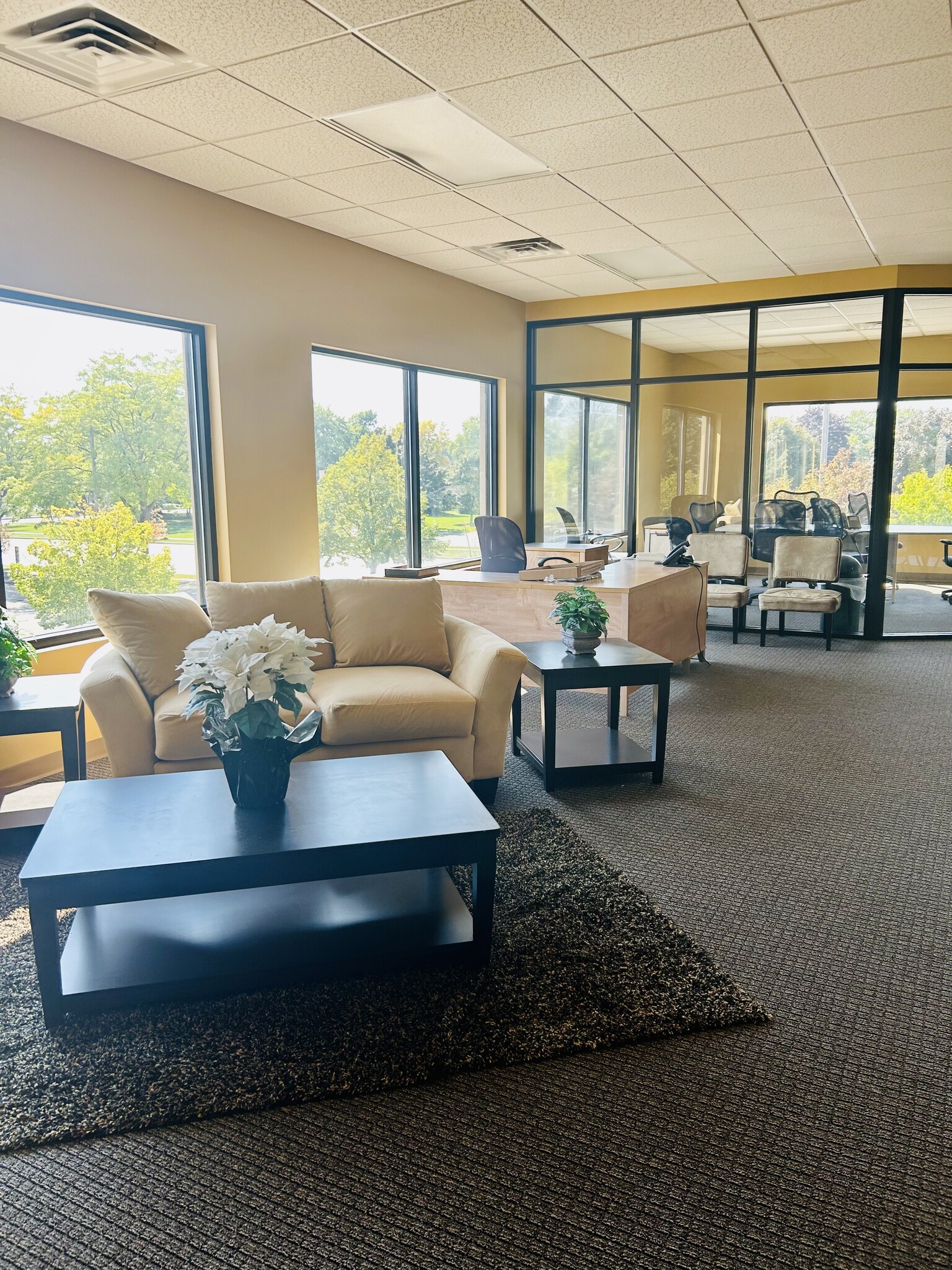 1526 S Commercial St, Neenah, WI à louer Photo intérieure– Image 1 sur 7