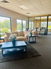 1526 S Commercial St, Neenah, WI à louer Photo intérieure– Image 1 sur 7