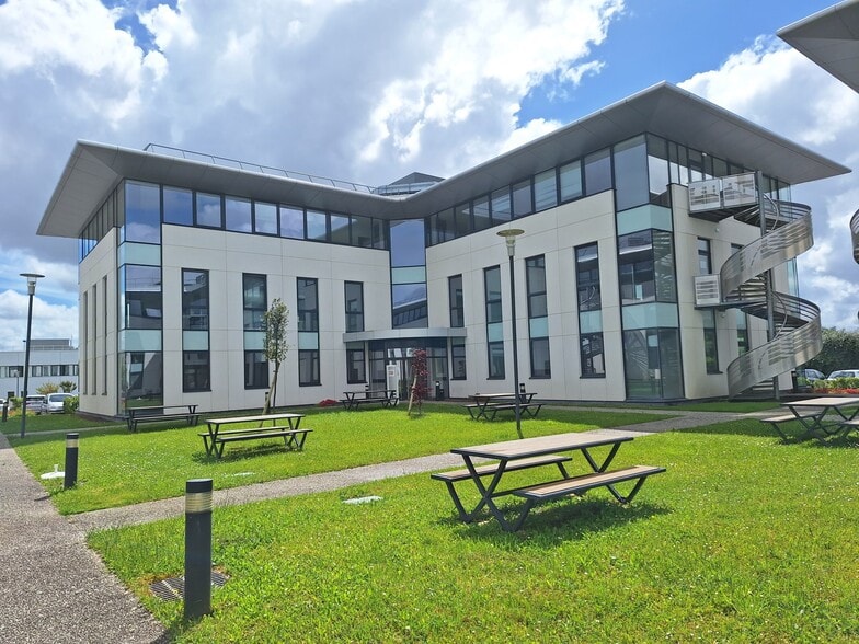 6-8 Avenue Des Satellites, Le Haillan à vendre - Photo de l’immeuble – Image 2 sur 14