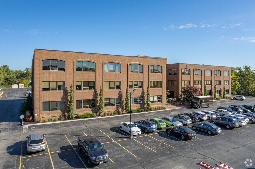 30195 Chagrin Blvd, Pepper Pike, OH à louer - Photo de l’immeuble – Image 2 sur 8
