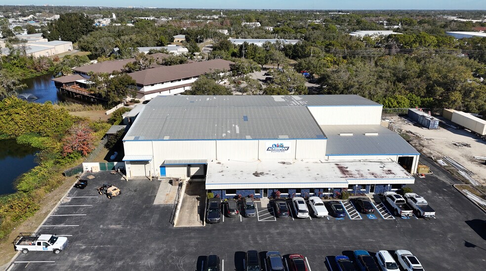 2151 Whitfield Industrial Way, Sarasota, FL à vendre - Photo principale – Image 1 sur 3