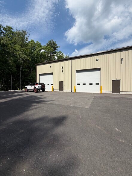 Unit 4 & 5 50 Old Tyng Rd, Tyngsborough, MA à vendre - Photo de l’immeuble – Image 2 sur 16