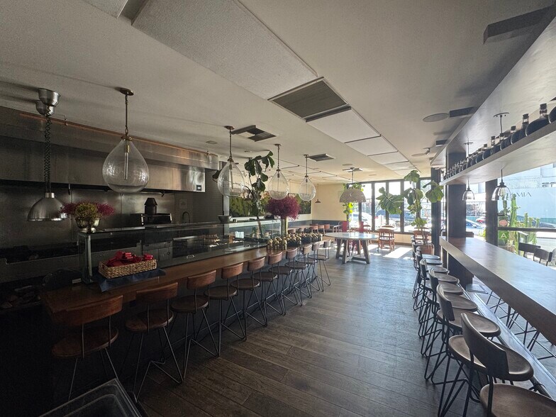 8479 Melrose Ave, West Hollywood, CA à louer - Photo intérieure – Image 3 sur 6