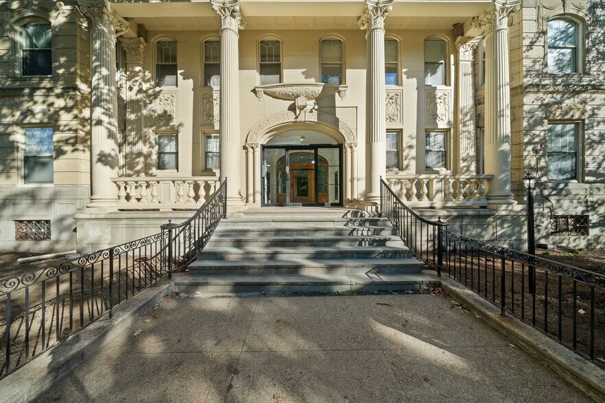 70 Fenway, Boston, MA à vendre - Photo de l’immeuble – Image 2 sur 4