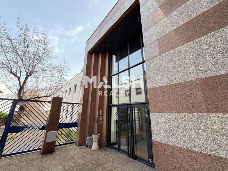 Bureau dans Villeurbanne à louer - Photo de l’immeuble – Image 2 sur 14