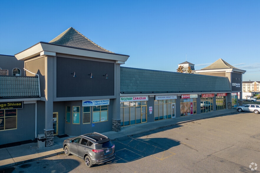 3132 26 St NE, Calgary, AB à vendre - Photo de l’immeuble – Image 2 sur 4