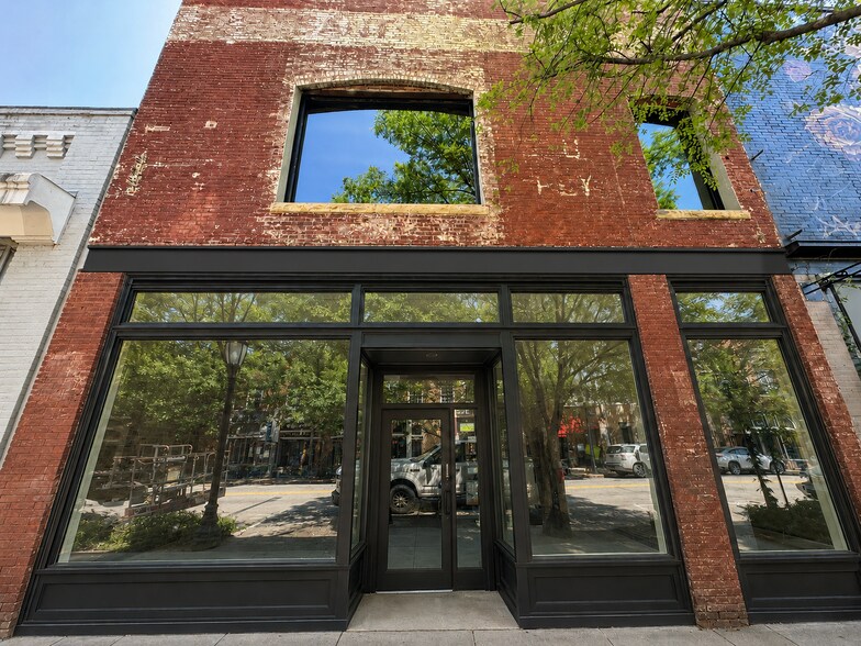 519 S Elm St, Greensboro, NC à louer - Photo de l’immeuble – Image 1 sur 12