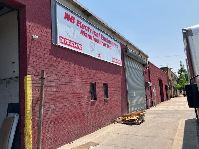 885 Shepherd Ave, Brooklyn, NY à louer - Photo de l’immeuble – Image 1 sur 1