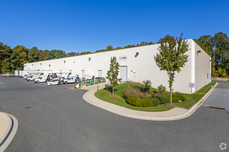 8797 Snouffer School Rd, Gaithersburg, MD à louer - Photo principale – Image 1 sur 5