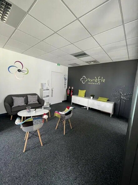 Bureau dans Saint-Priest à louer - Photo intérieure – Image 3 sur 13