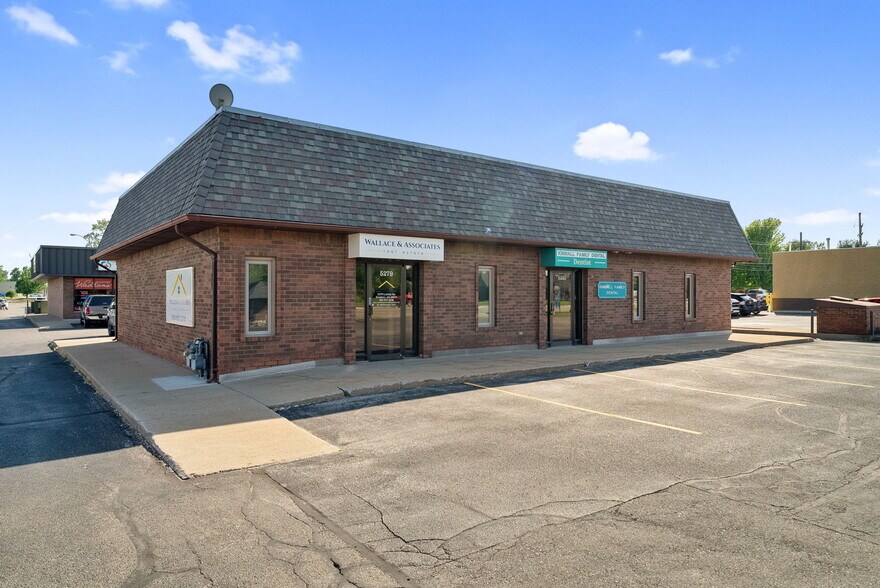 5281 Lapeer Rd, Kimball, MI à louer - Photo de l’immeuble – Image 3 sur 34