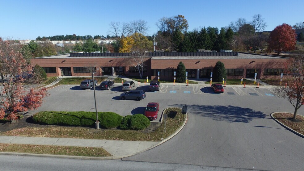 370 St. Charles Way, York, PA à louer - Photo de l’immeuble – Image 2 sur 3